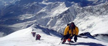 Đỉnh núi Everest nằm ở đâu?